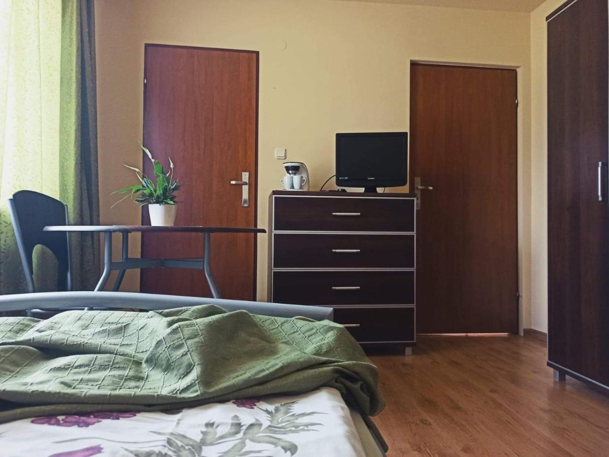 Przylesie Appartement Uniejow Buitenkant foto